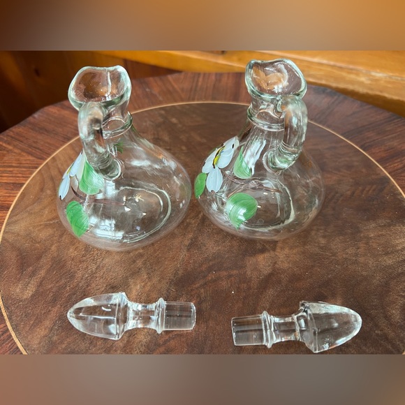 Vtg Cruet Set Hand Painted Glass Pair Floral Dogwood Pattern White Green Brown - Picture 4 of 12